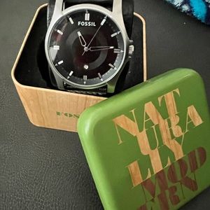 Fossil men’s watch with box included